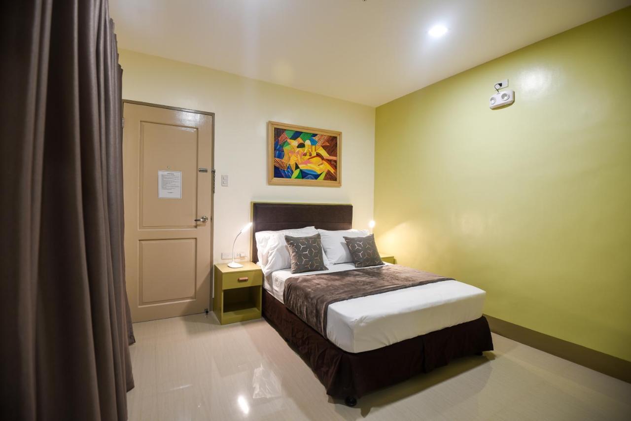 Ett Hometel Kalibo Exterior foto